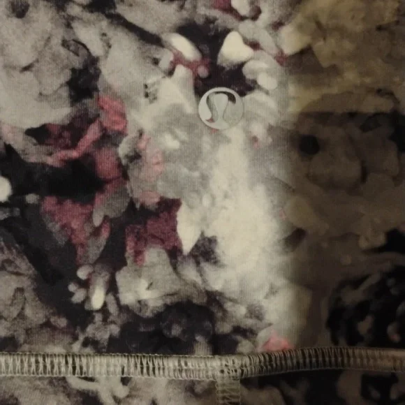 lululemon athletica 2 Piece Set. Womens size4.Moody Mirage,White,DeepNavy color - Picture 7 of 12